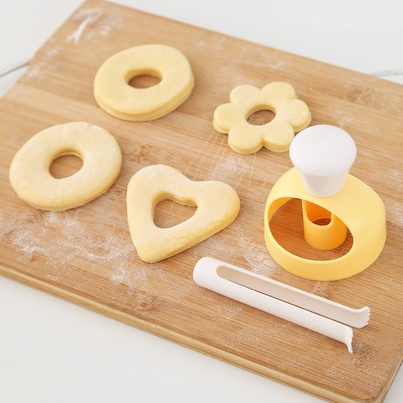دونات قالب الكعكة لتقوم بها بن - مراجعة Donut Making Machine وسعره